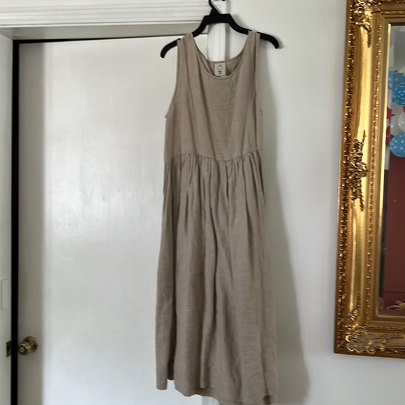 Sondeflor Dresses & Skirts - Sondeflor linen dress